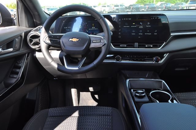 New 2026 Chevrolet Equinox LT w/ Safety and Technology Package FWD image 15