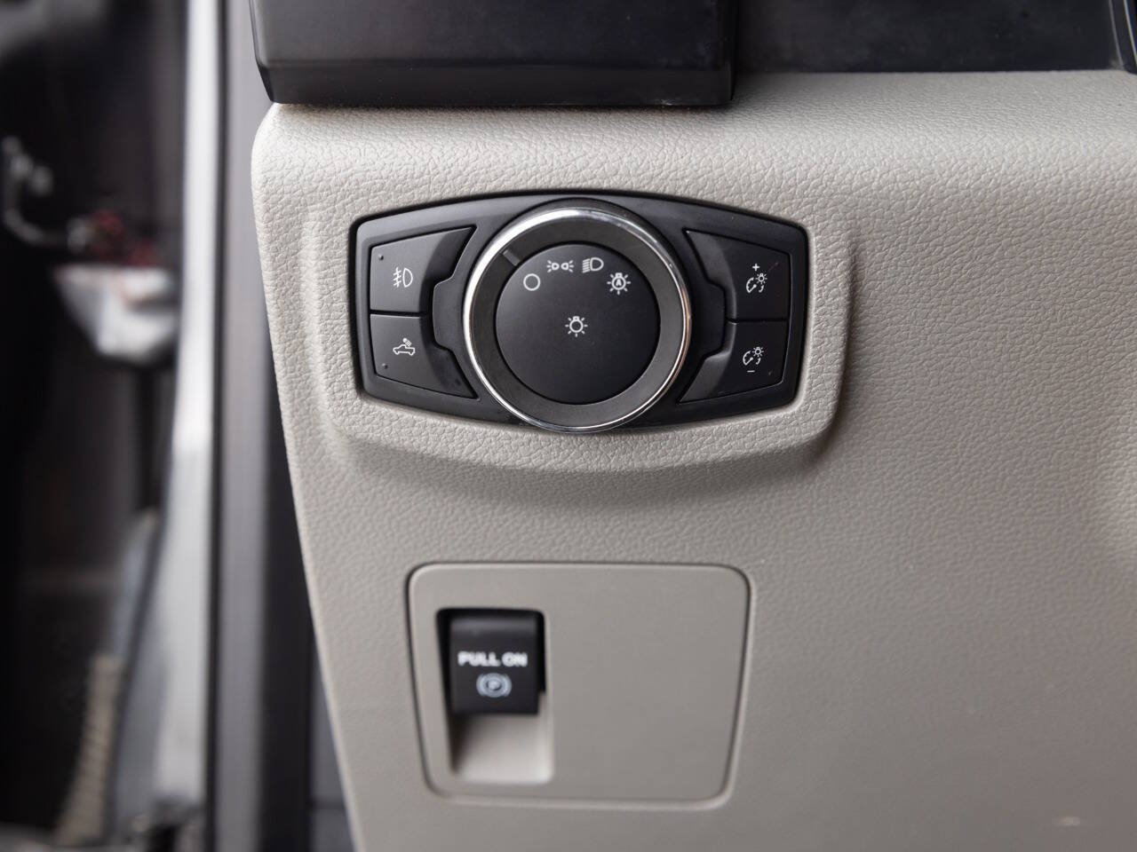 Used 2019 Ford F150 XL w/ Equipment Group 101A Mid AWD/4WD image 38