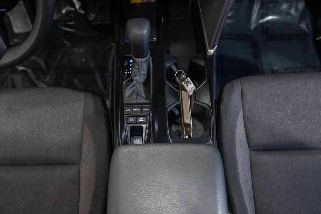 Used 2025 Toyota Camry LE image 25