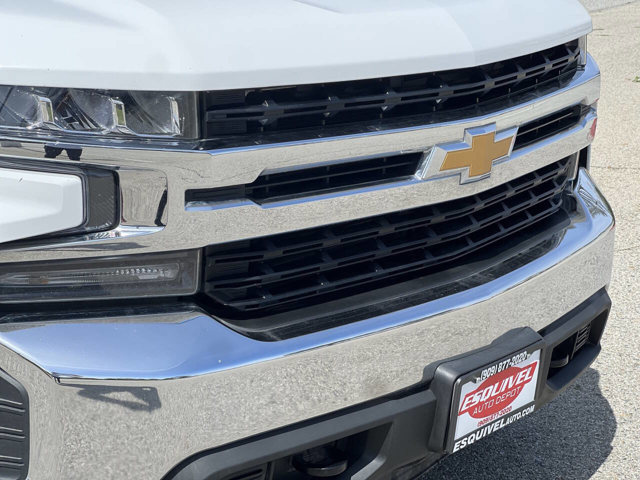 Used 2022 Chevrolet Silverado 1500 LT image 2