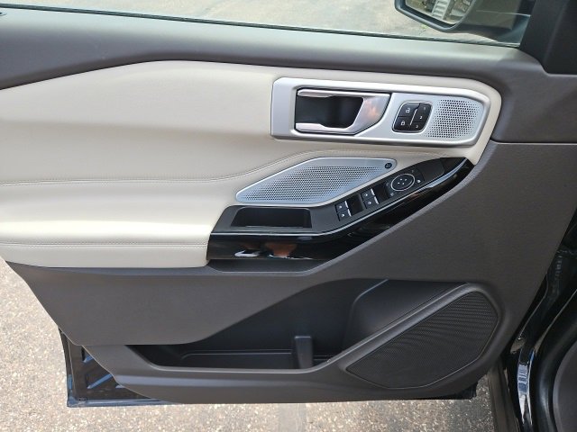Used 2023 Ford Explorer Platinum w/ Technology Package image 20