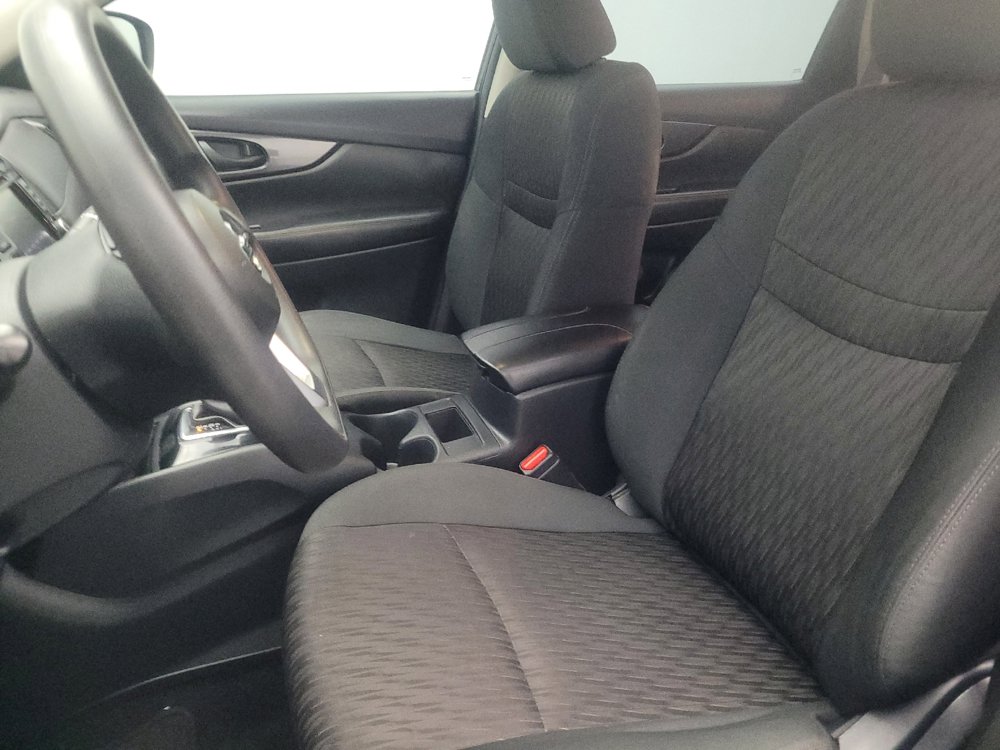 Used 2020 Nissan Rogue S FWD image 17