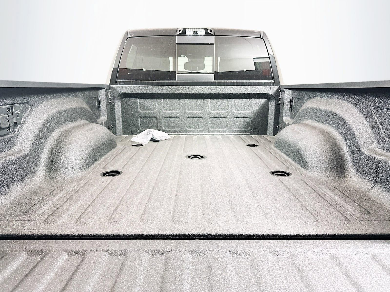 New 2026 RAM 2500 Laramie AWD/4WD image 19