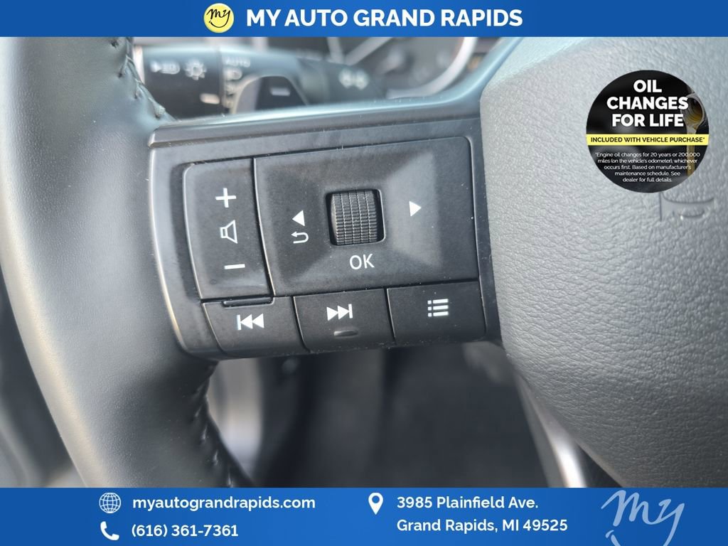Used 2025 Nissan Rogue SV AWD/4WD image 15