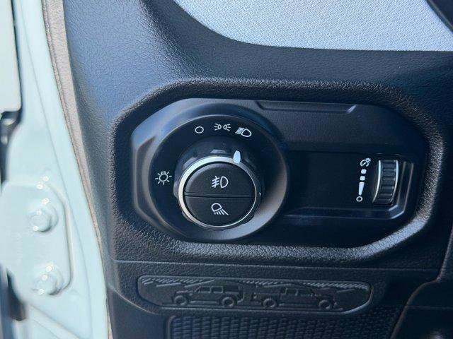 Used 2025 Jeep Gladiator Sport AWD/4WD image 19