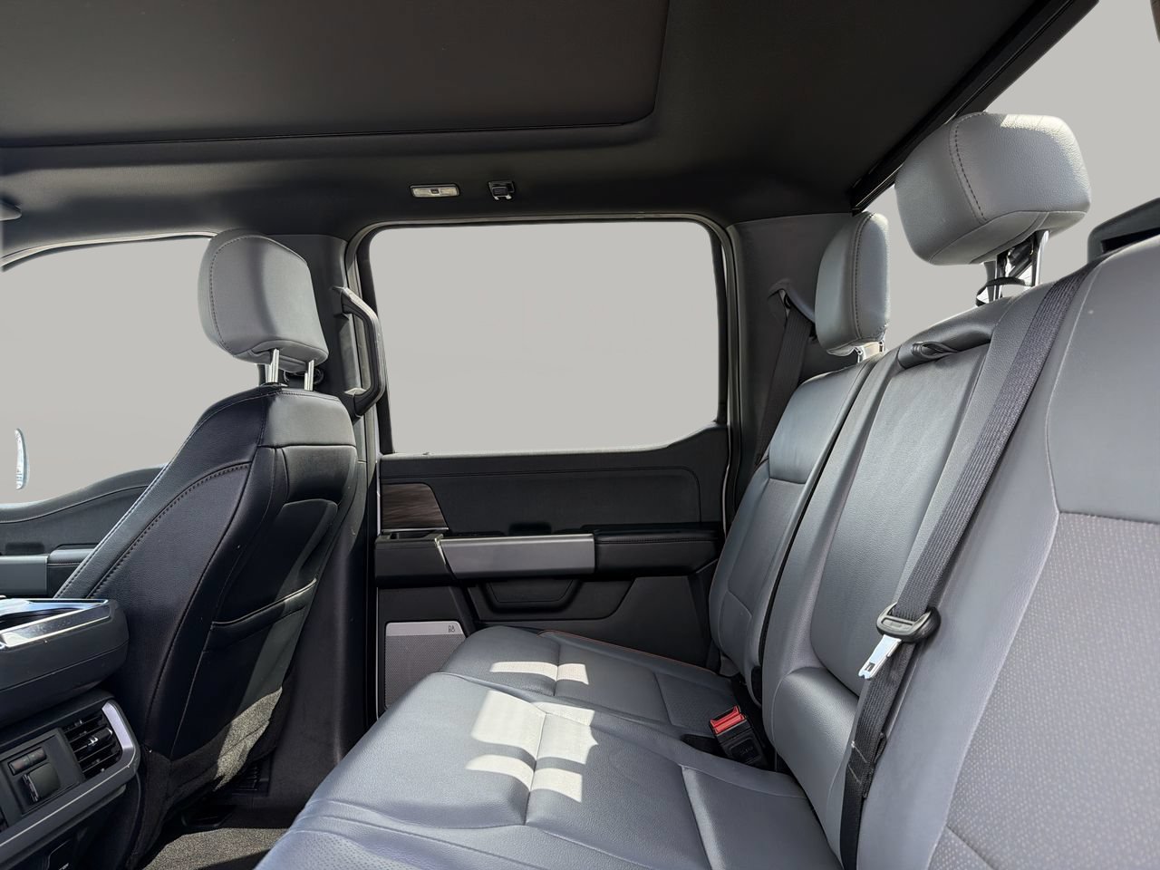 Used 2024 Ford F150 Lightning Lariat AWD/4WD image 15