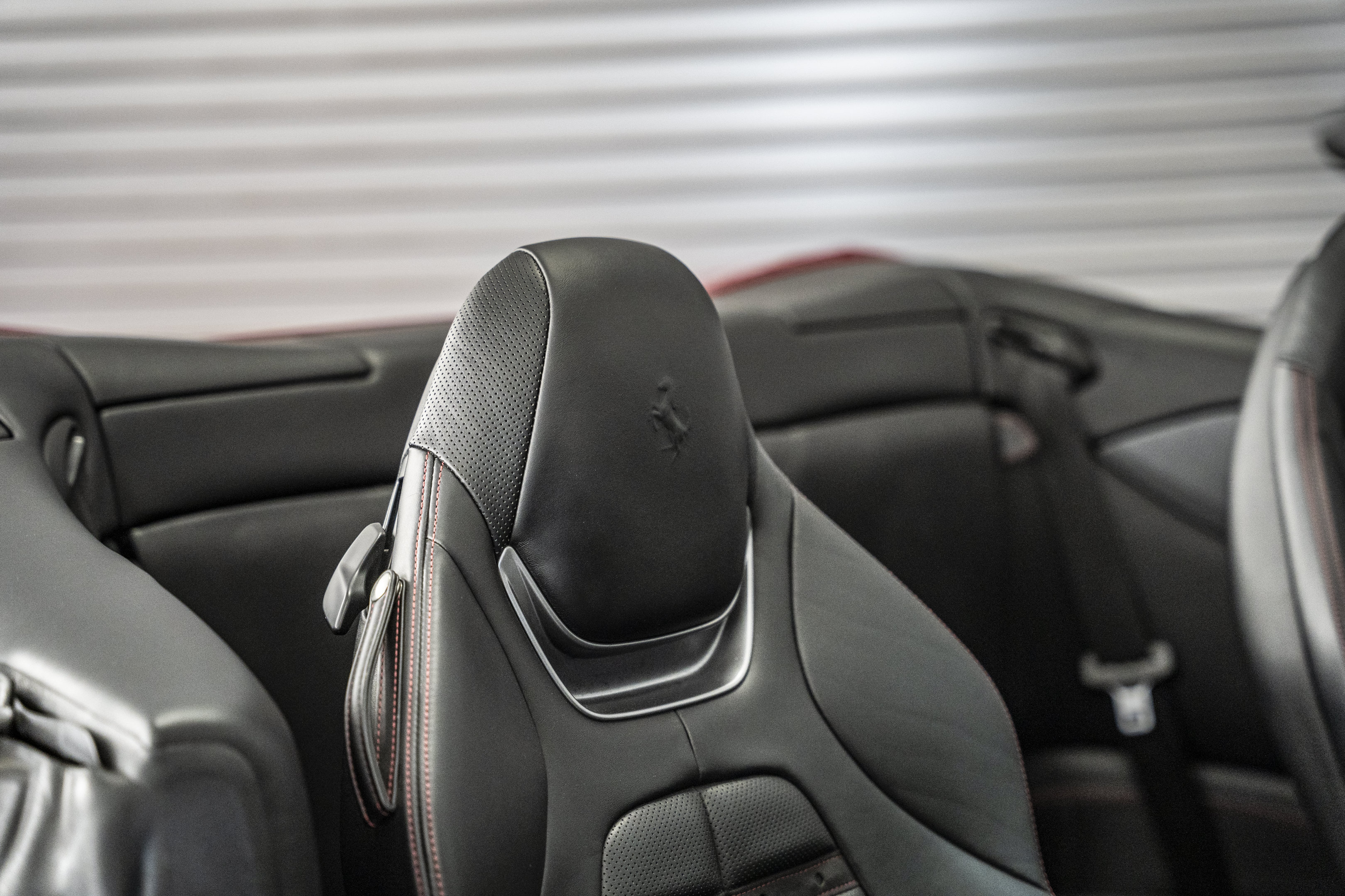 Used 2019 Ferrari Portofino RWD image 25