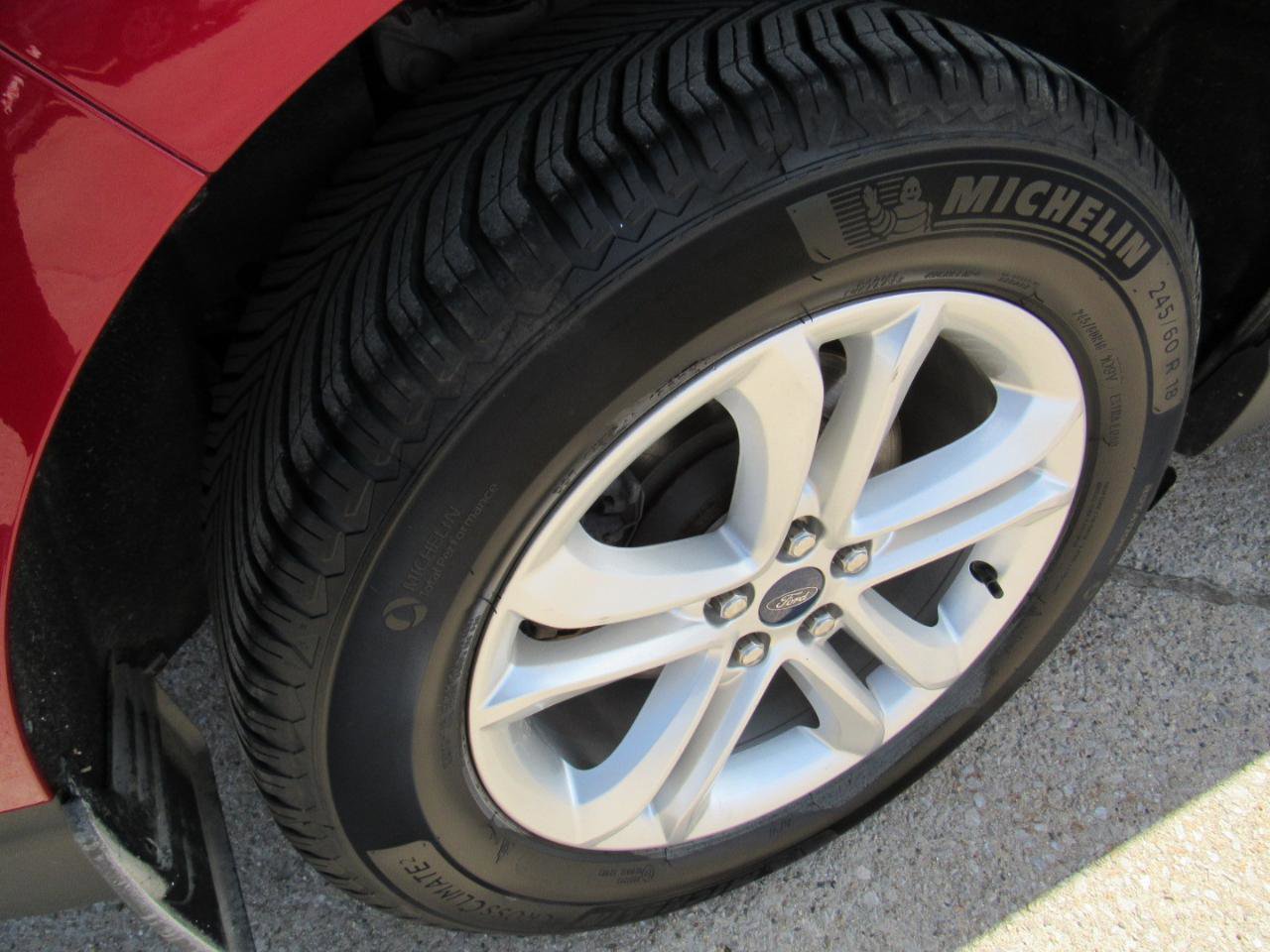 Used 2019 Ford Edge SEL w/ Equipment Group 201A AWD/4WD image 35