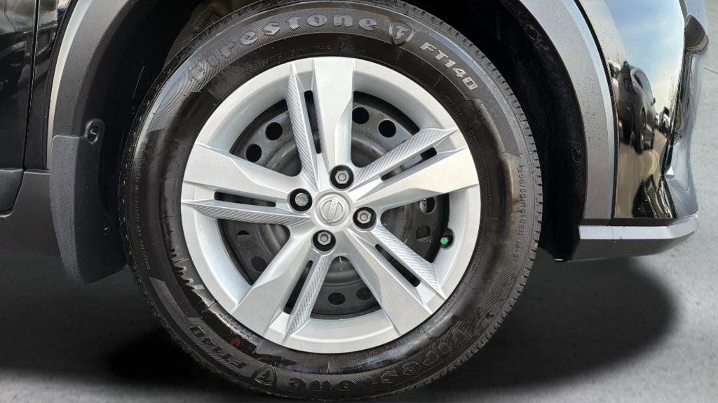 Certified 2025 Nissan Kicks Play S image 12