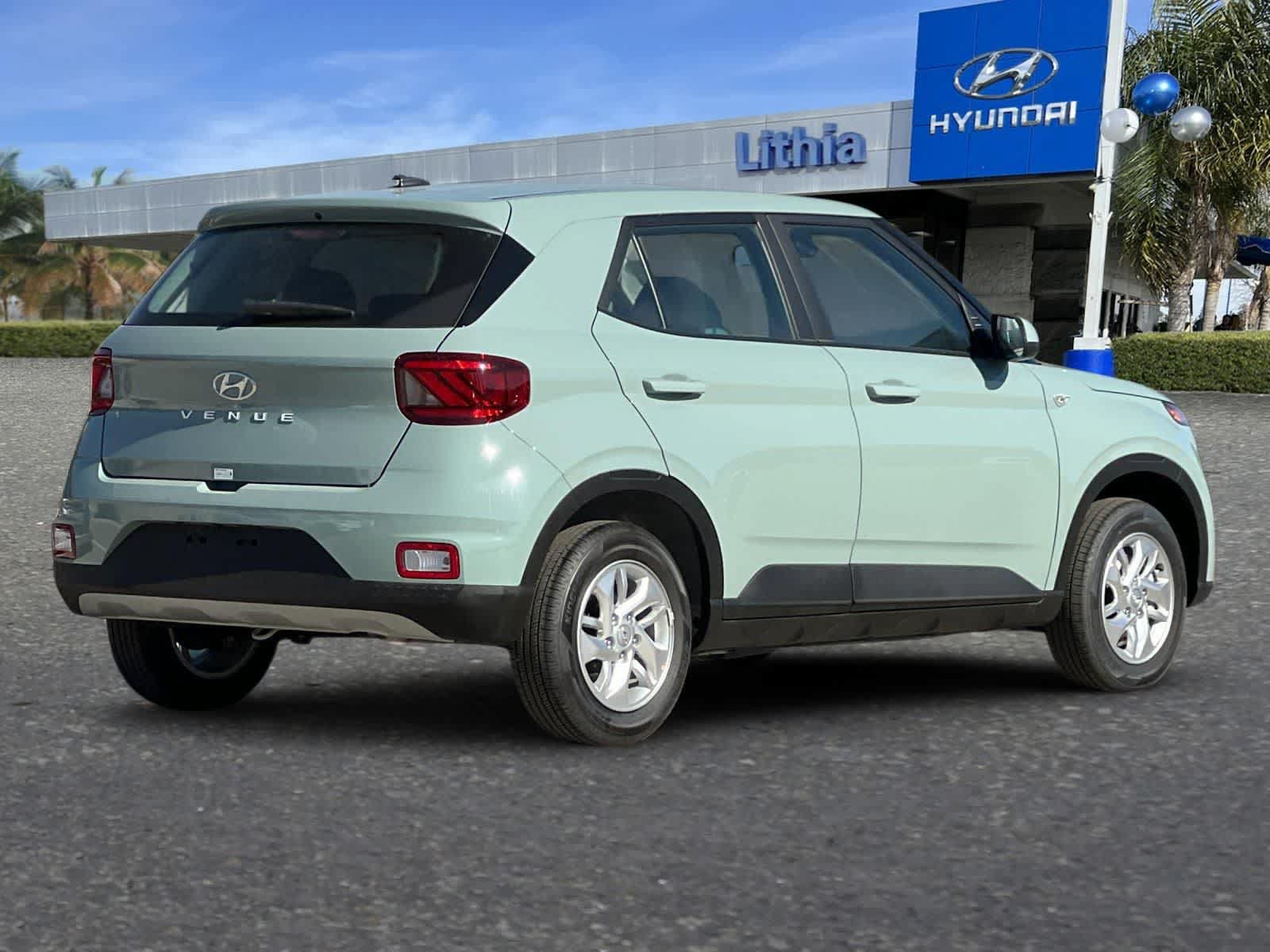 New 2026 Hyundai Venue SE FWD image 2
