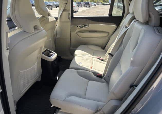 Used 2025 Volvo XC90 T8 Plus w/ Protection Package Premier AWD/4WD image 5