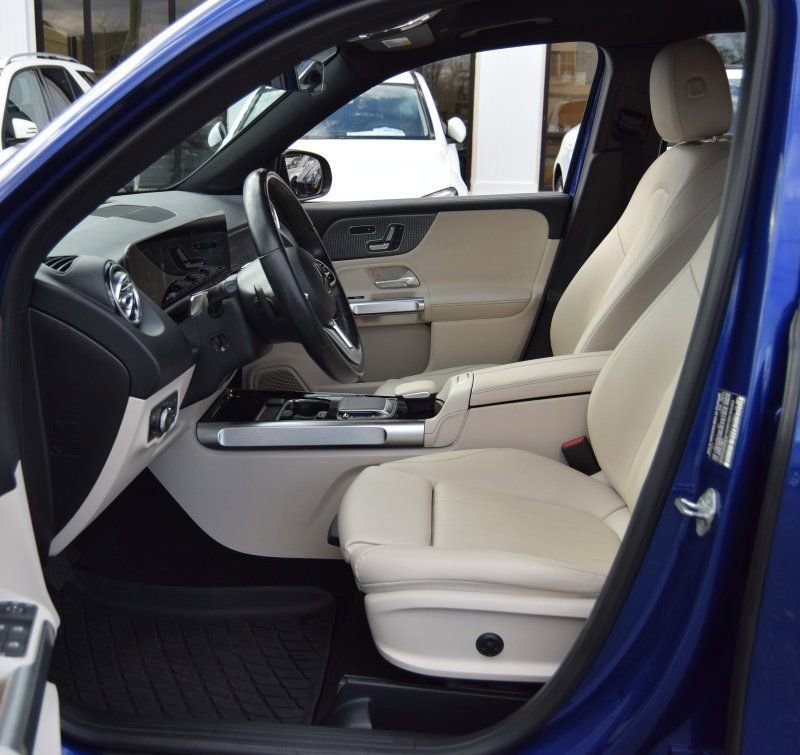 Used 2021 Mercedes-Benz GLB 250 4MATIC w/ Premium Package image 15