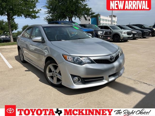 Used 2013 Toyota Camry SE image 1