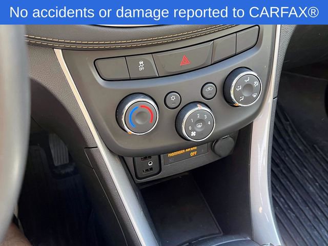 Certified 2022 Chevrolet Trax LT w/ Midnight Edition image 27