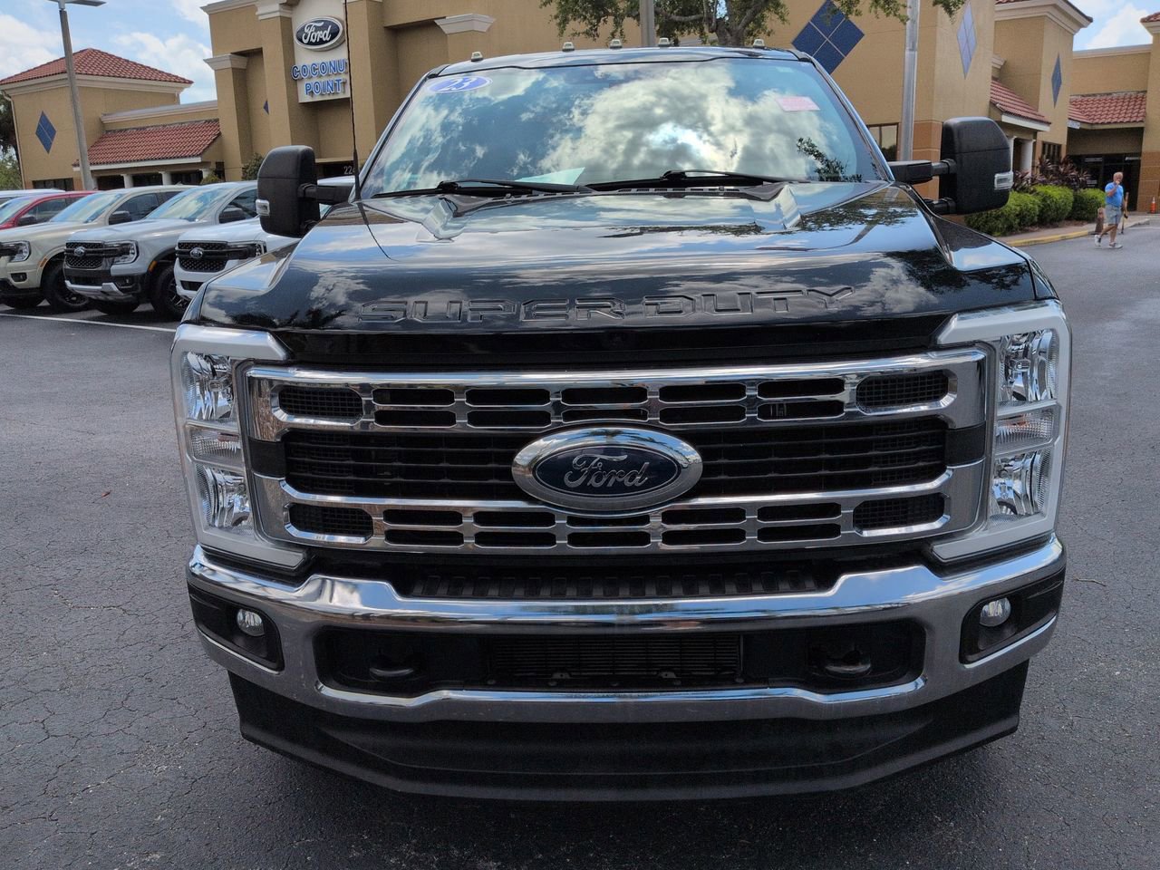 Used 2023 Ford F350 XLT AWD/4WD image 9
