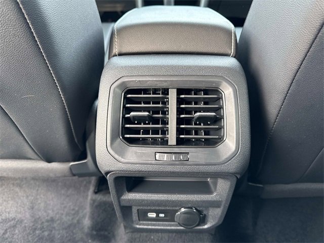 Used 2022 Volkswagen Tiguan SE image 13