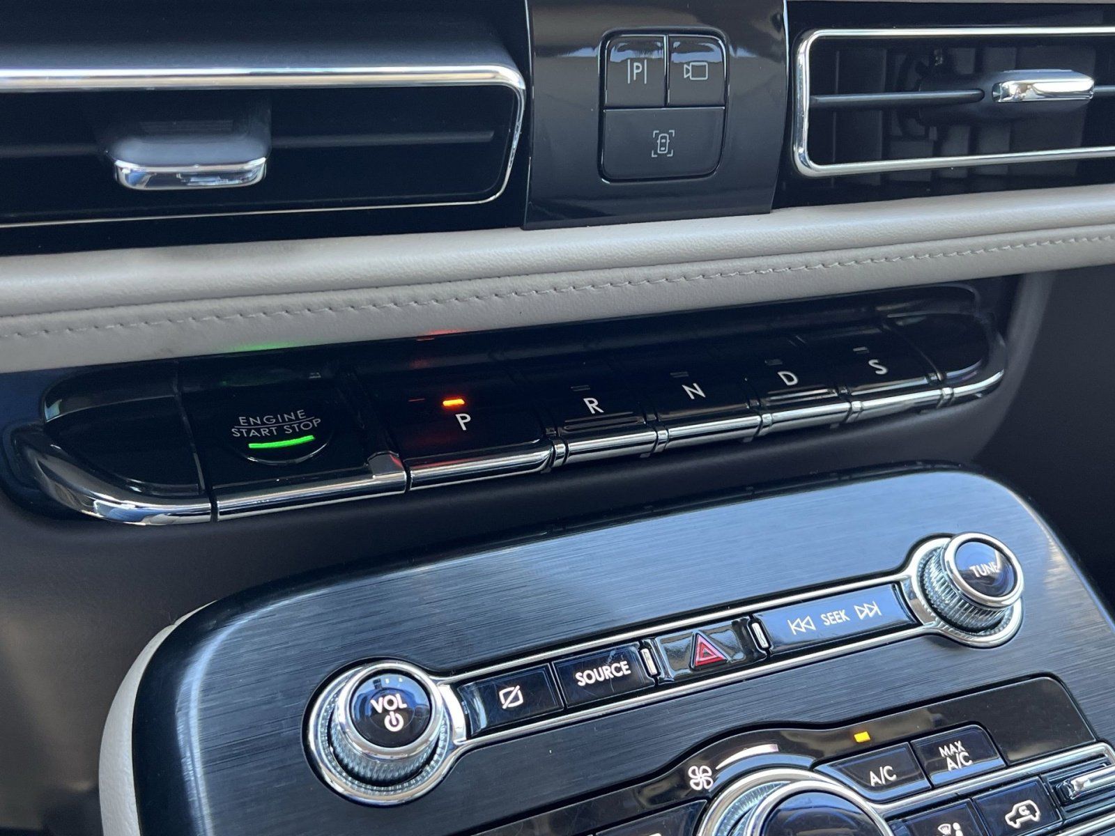 Used 2022 Lincoln Nautilus AWD image 23
