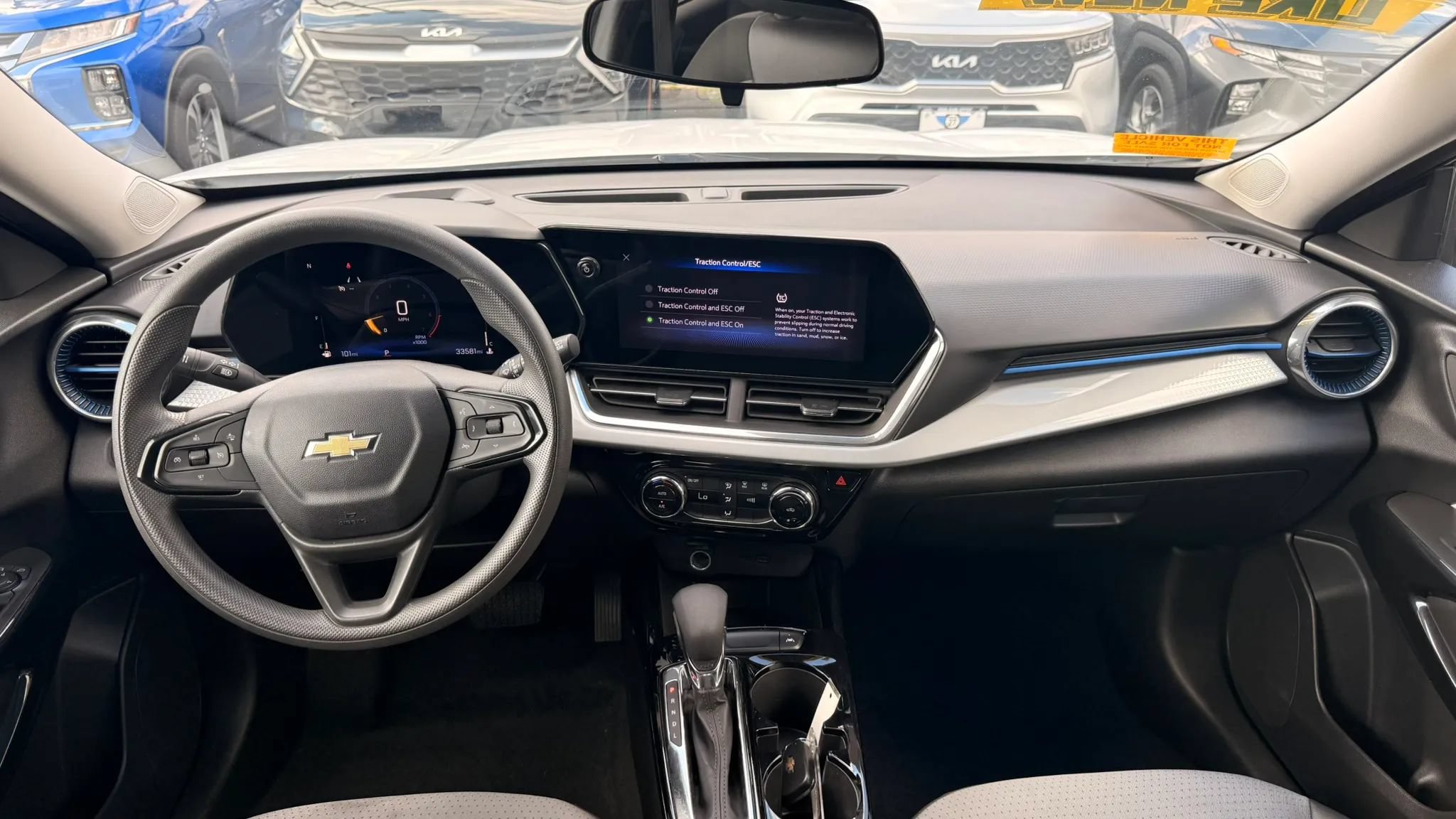 Used 2025 Chevrolet Trax LT FWD image 15