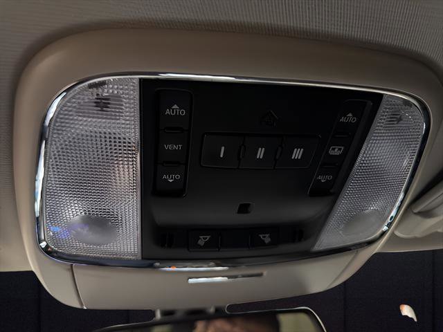 Used 2022 Chrysler 300 Touring L w/ Popular Equipment Group image 25