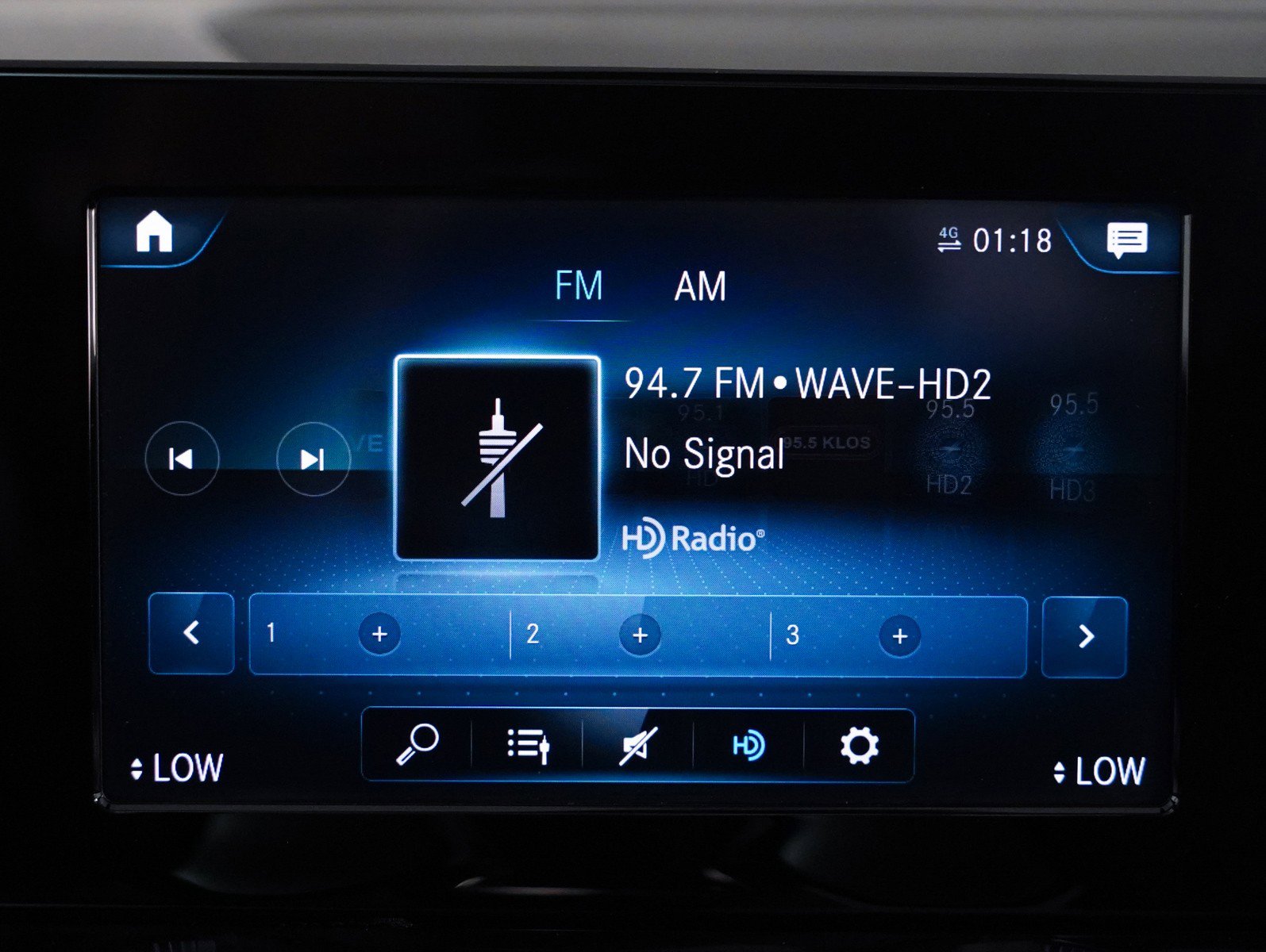 Certified 2022 Mercedes-Benz GLB 250 4MATIC w/ AMG Line image 22