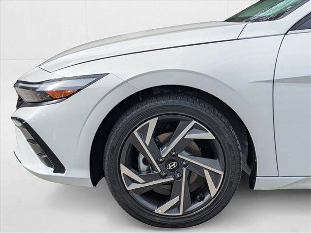 New 2025 Hyundai Elantra Limited image 20