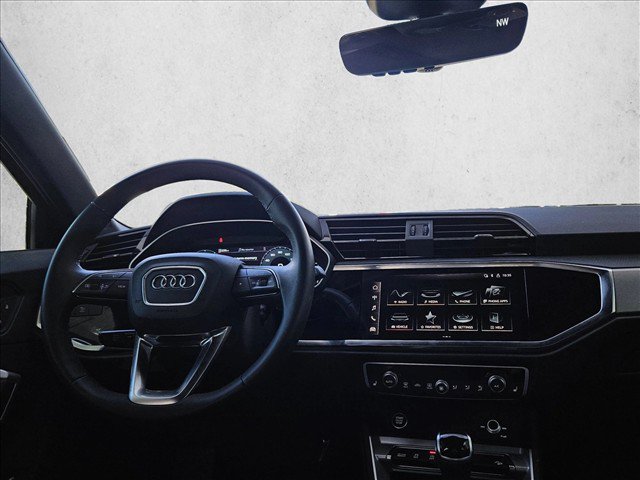 Certified 2025 Audi Q3 2.0T Premium AWD/4WD image 13