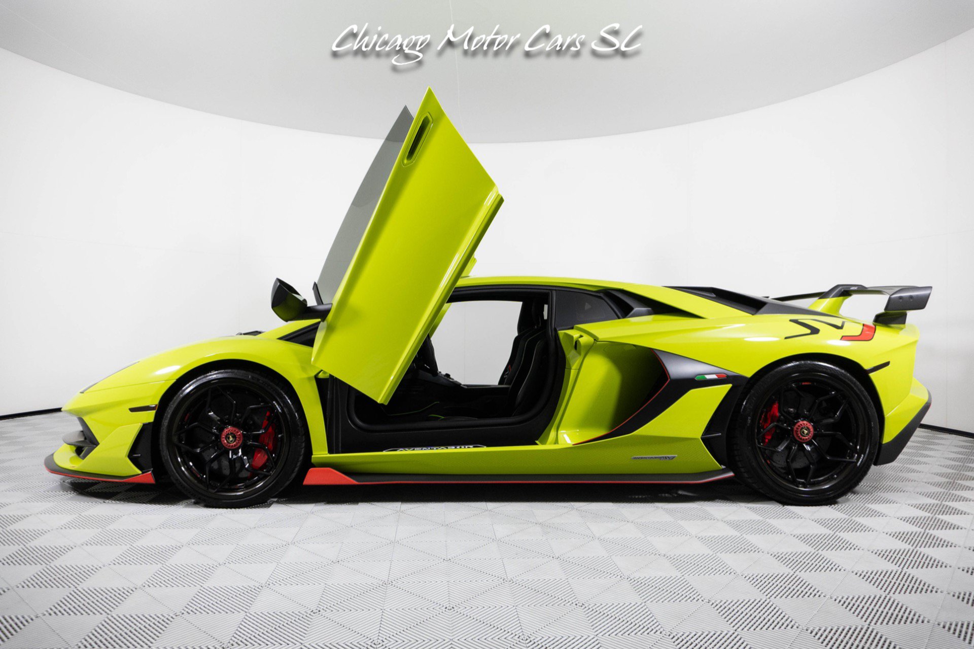 Used 2019 Lamborghini Aventador SVJ AWD/4WD image 26
