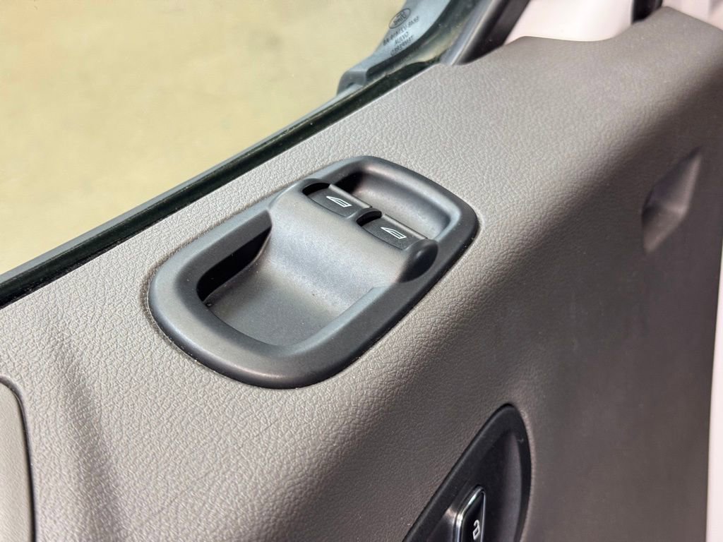 Used 2023 Ford Transit 350 XLT image 15