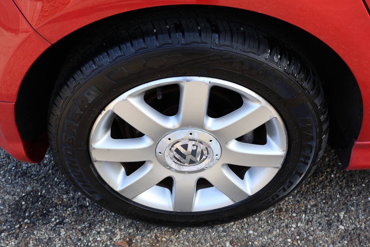 Used 2007 Volkswagen Rabbit 4-Door FWD image 10