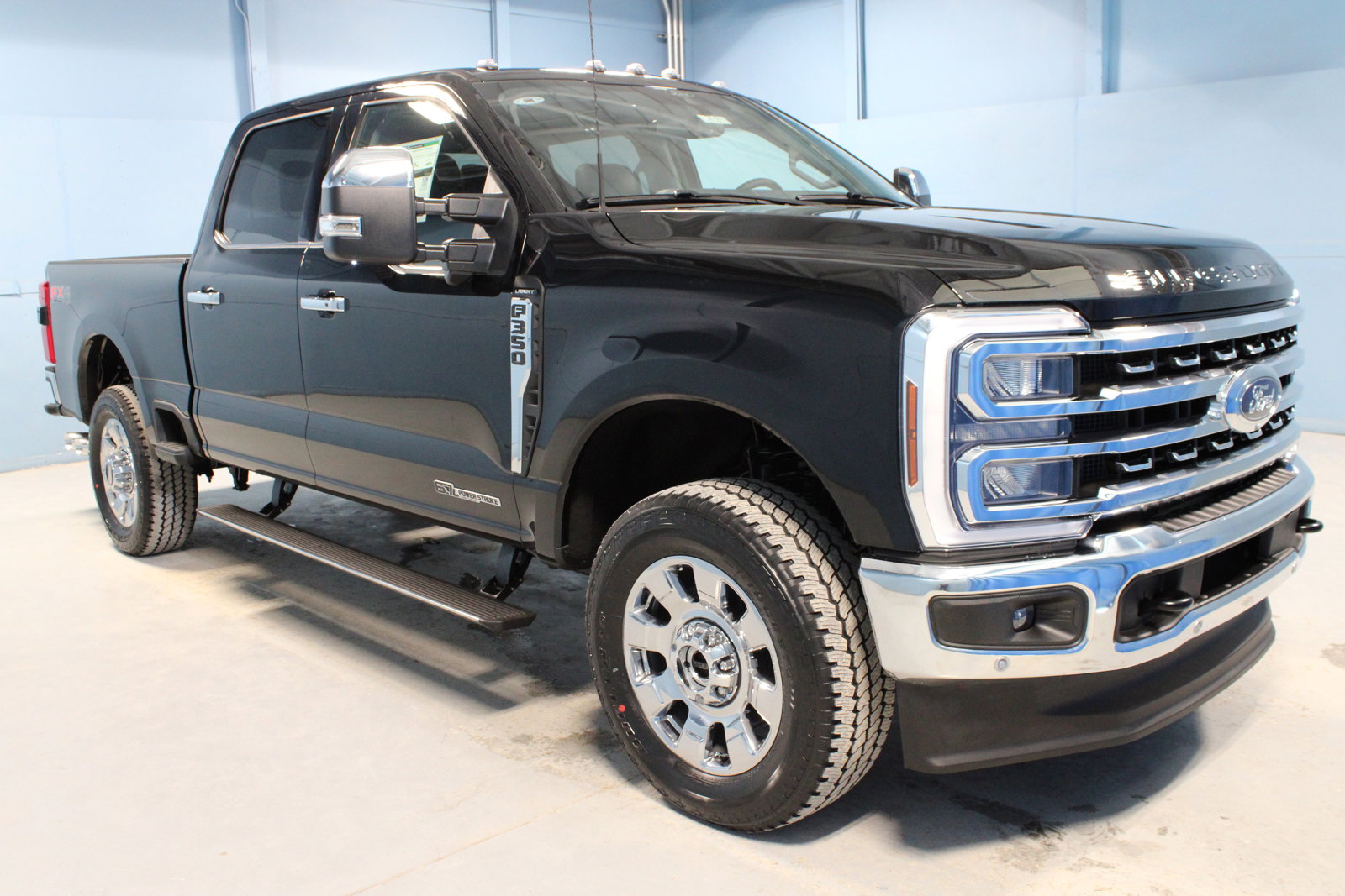 New 2025 Ford F350 Lariat w/ Lariat Ultimate Package