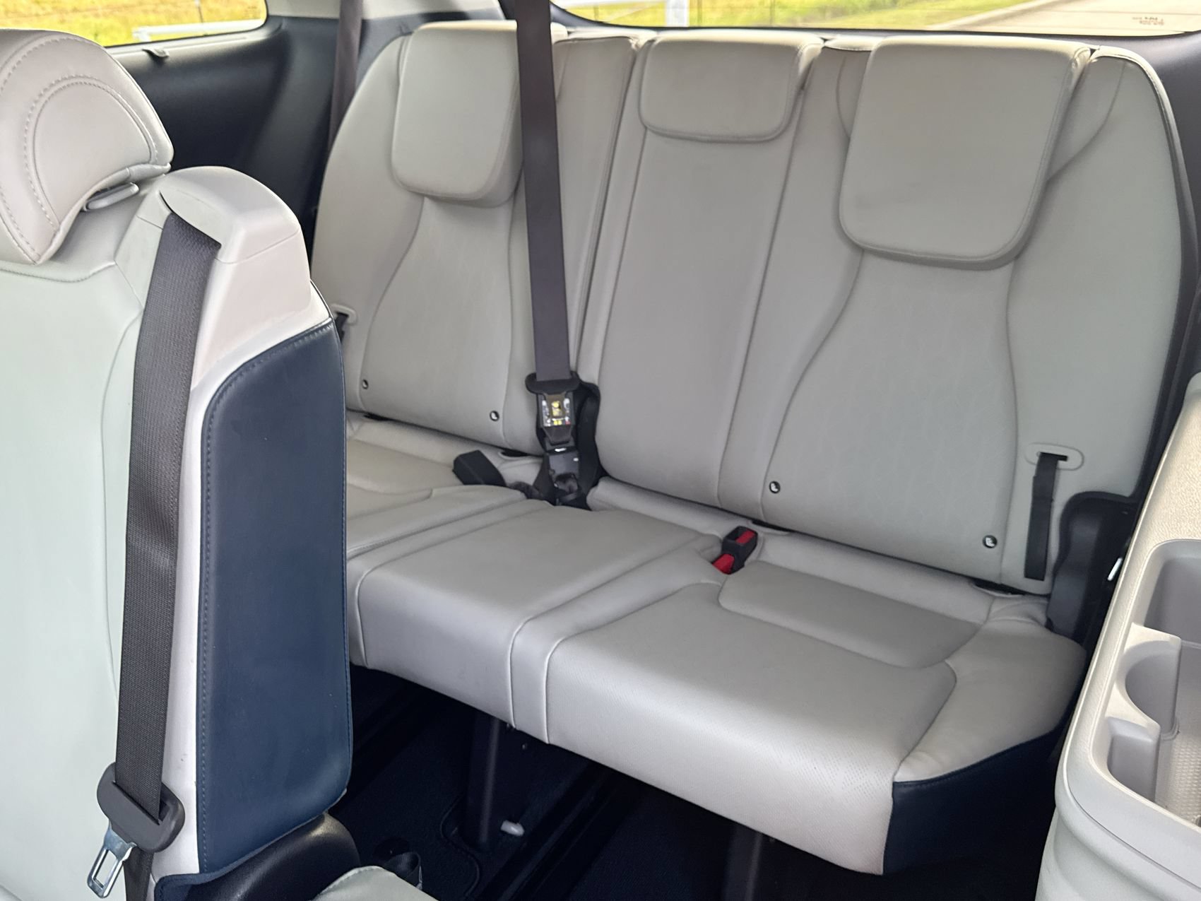 Used 2025 Kia Carnival SX FWD image 25