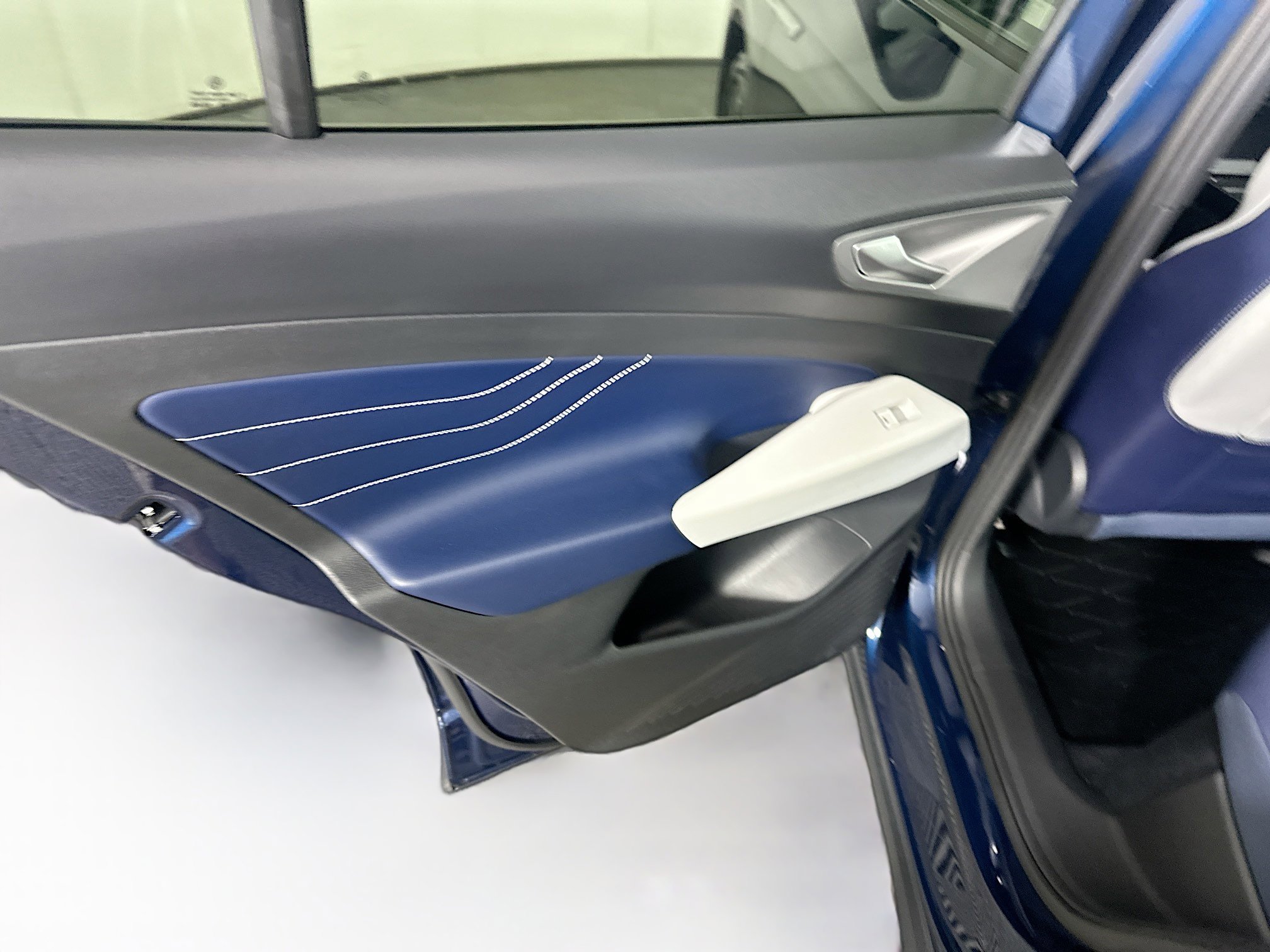 Used 2023 Volkswagen ID.4 Pro S Plus AWD/4WD image 26