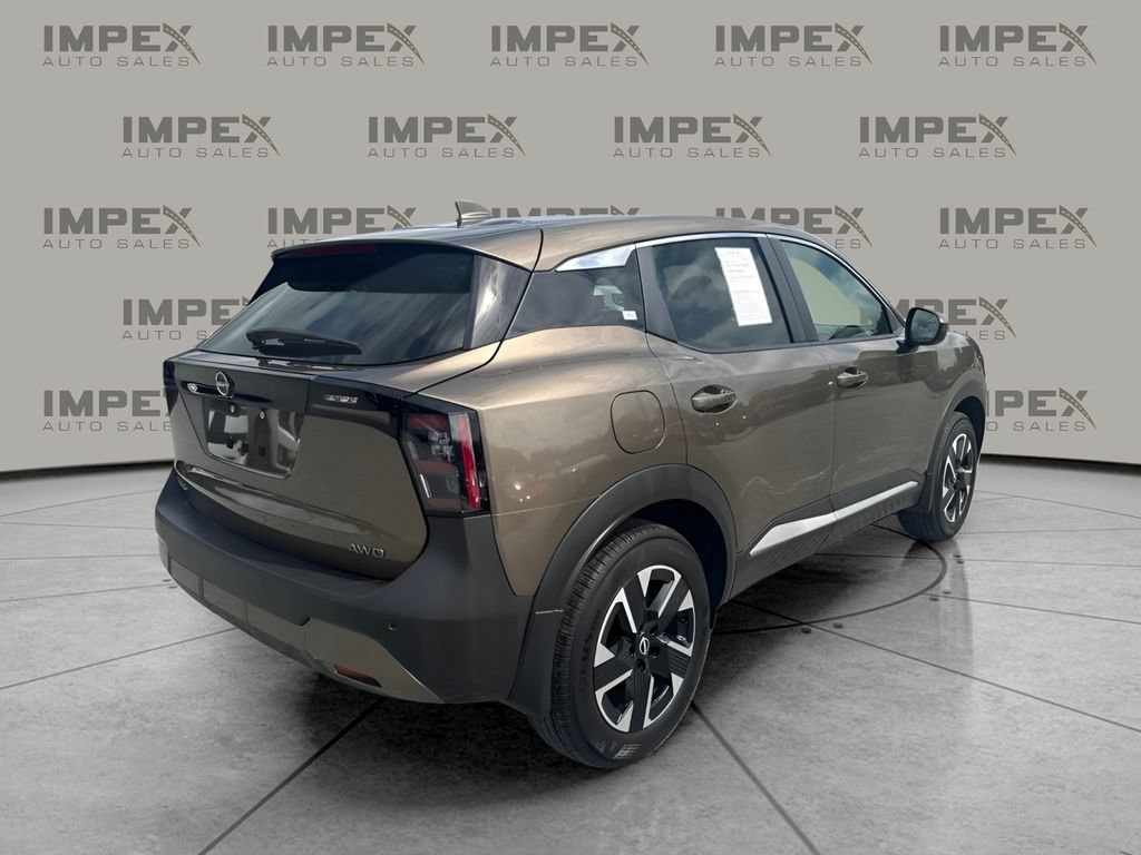 Used 2025 Nissan Kicks SV AWD/4WD image 3
