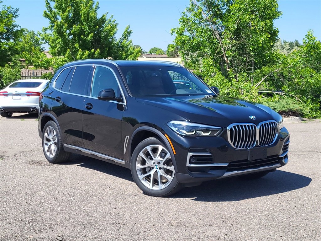 Used 2022 BMW X5 xDrive40i w/ Premium Package image 2