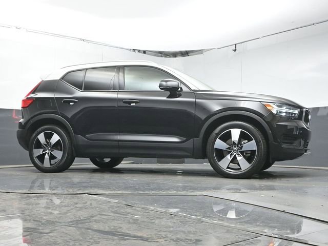 Used 2020 Volvo XC40 T5 Momentum w/ Premium Package image 33