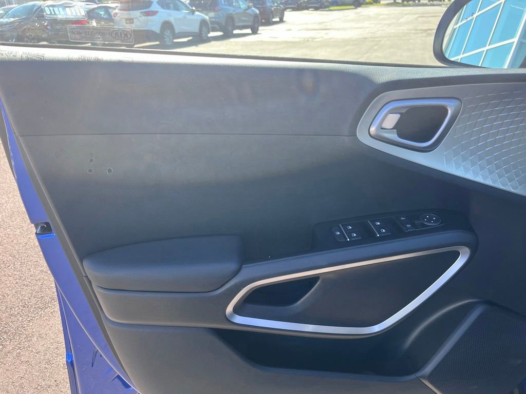 Used 2021 Kia Soul X-Line FWD image 8