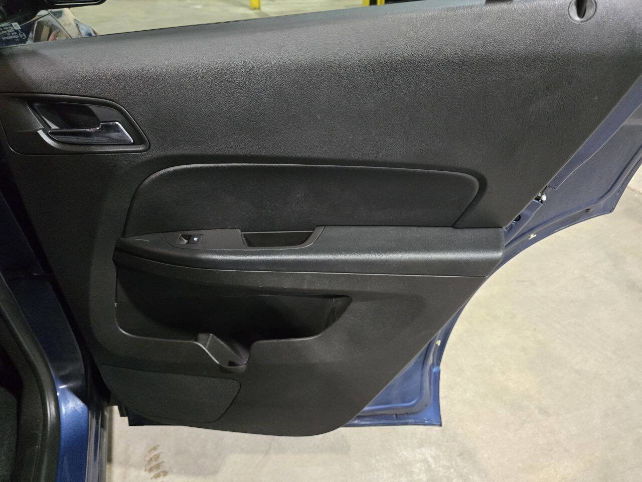 Used 2016 Chevrolet Equinox LT w/ Convenience Package image 29