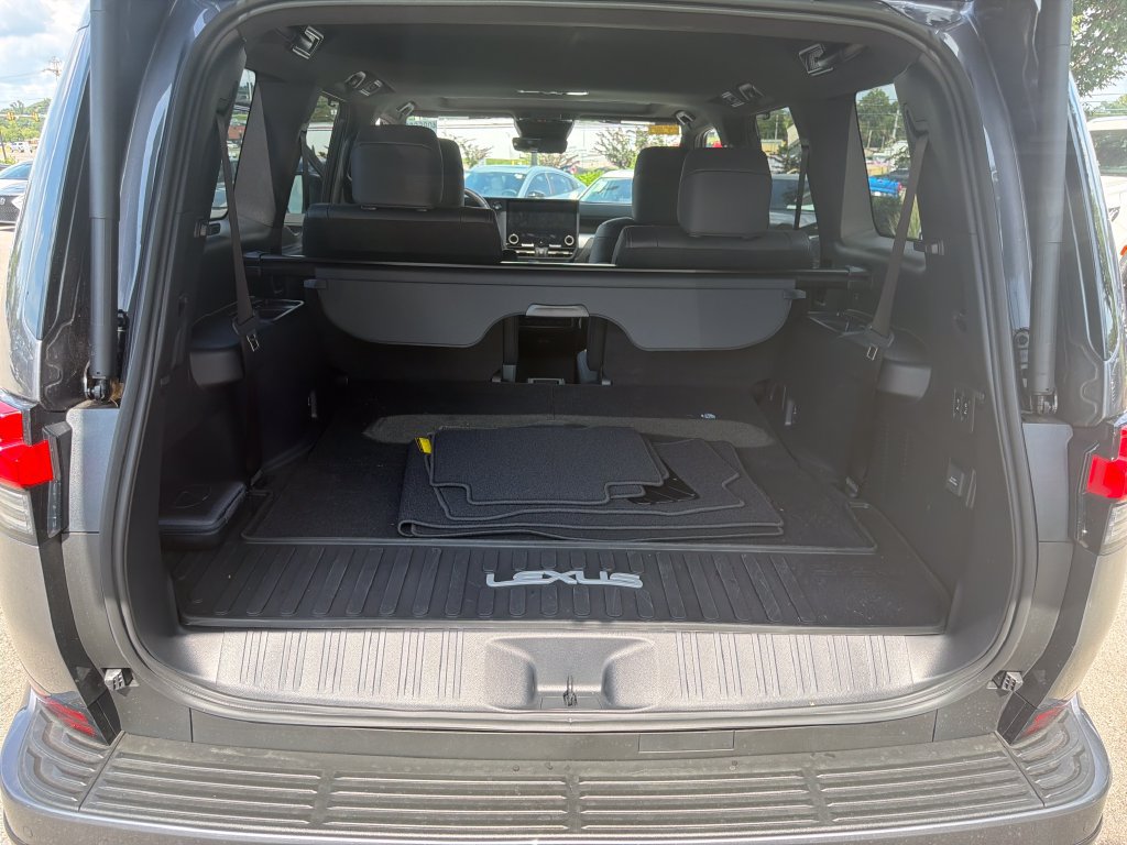 Used 2026 Lexus GX 550 w/ Accessory Package (2T) AWD/4WD image 24