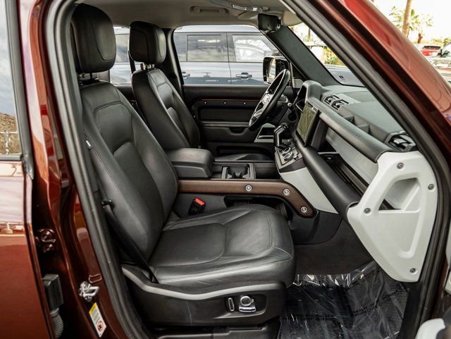 Used 2023 Land Rover Defender 130 First Edition image 30