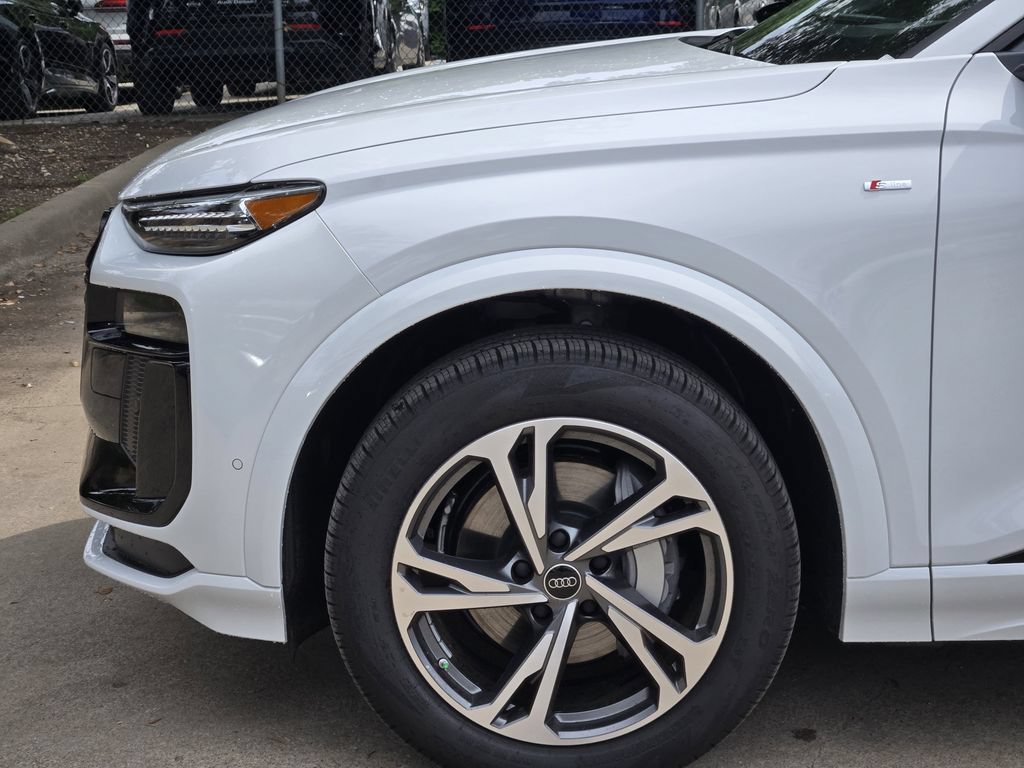 New 2027 Audi Q6 e-tron Premium Plus AWD/4WD image 13
