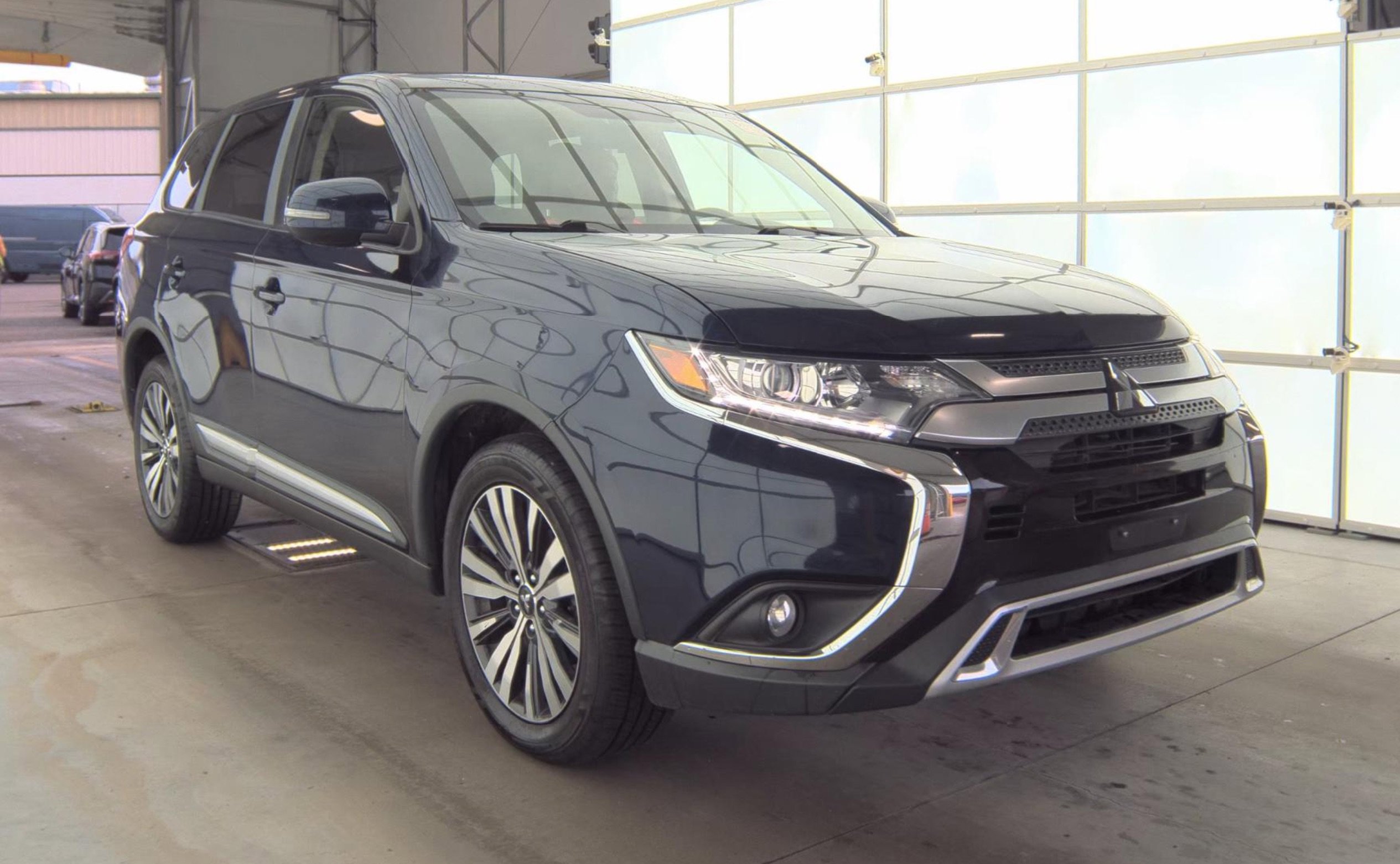 Used 2019 Mitsubishi Outlander SE AWD/4WD image 3