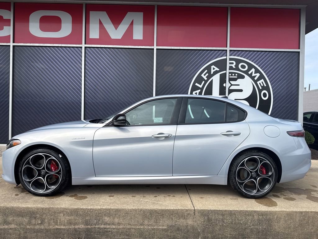 New 2026 Alfa Romeo Giulia AWD image 9