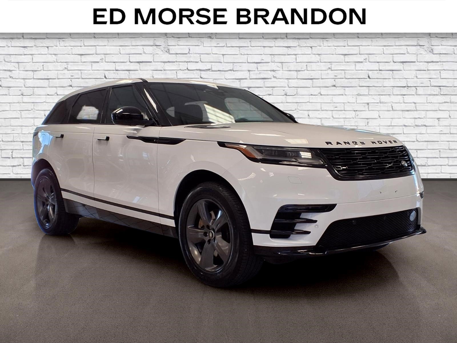 Used 2025 Land Rover Range Rover Velar Dynamic SE AWD/4WD image 6