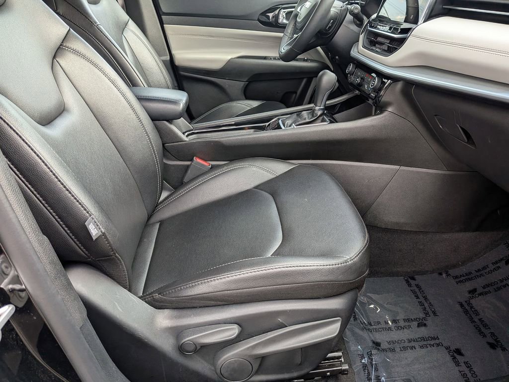 Used 2025 Jeep Compass Limited image 31