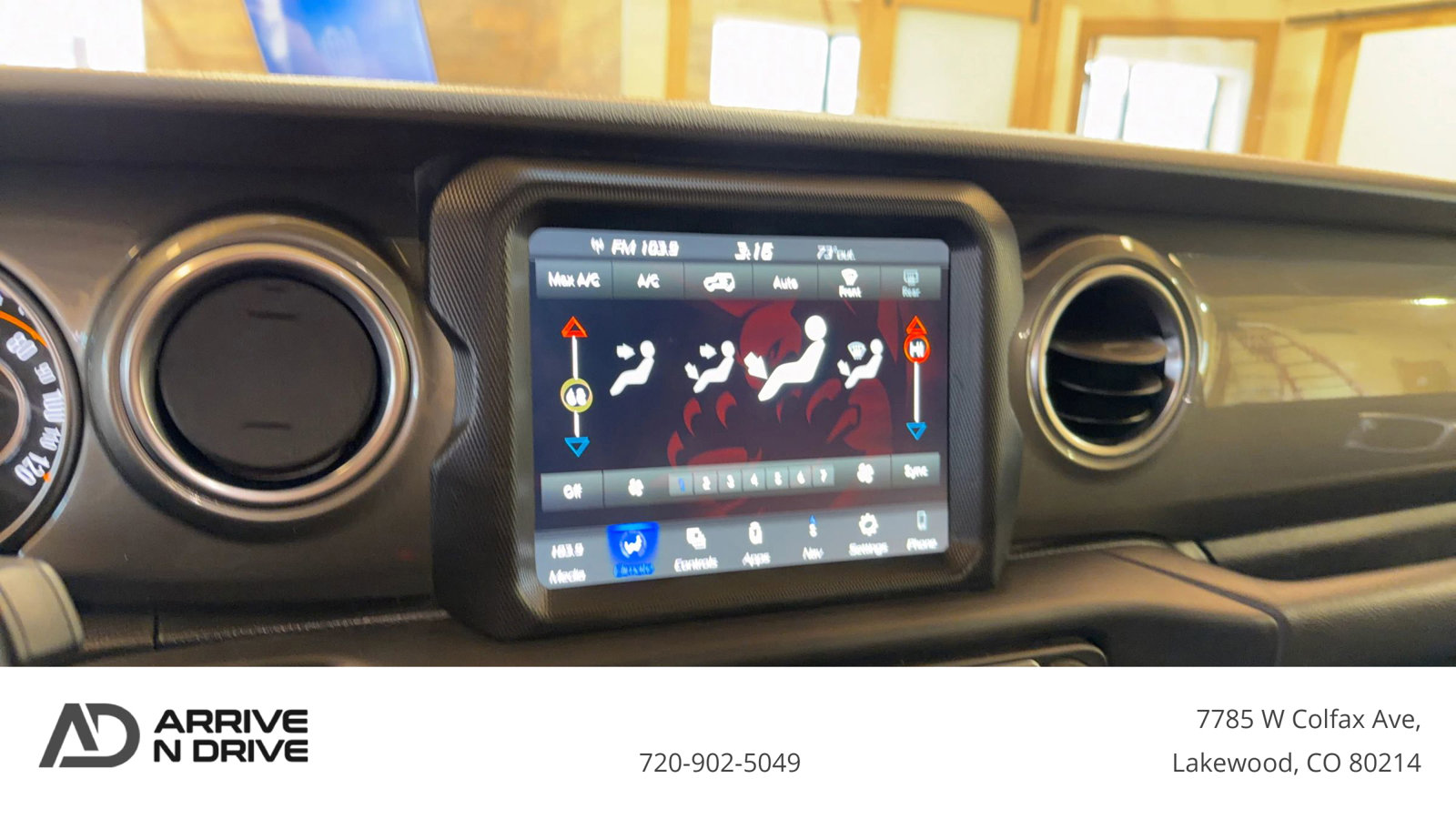 Used 2023 Jeep Wrangler Unlimited Sahara image 25