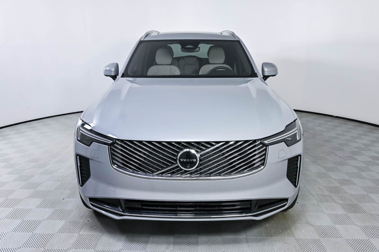New 2026 Volvo XC90 B6 Plus w/ Protection Package Premier AWD/4WD image 35