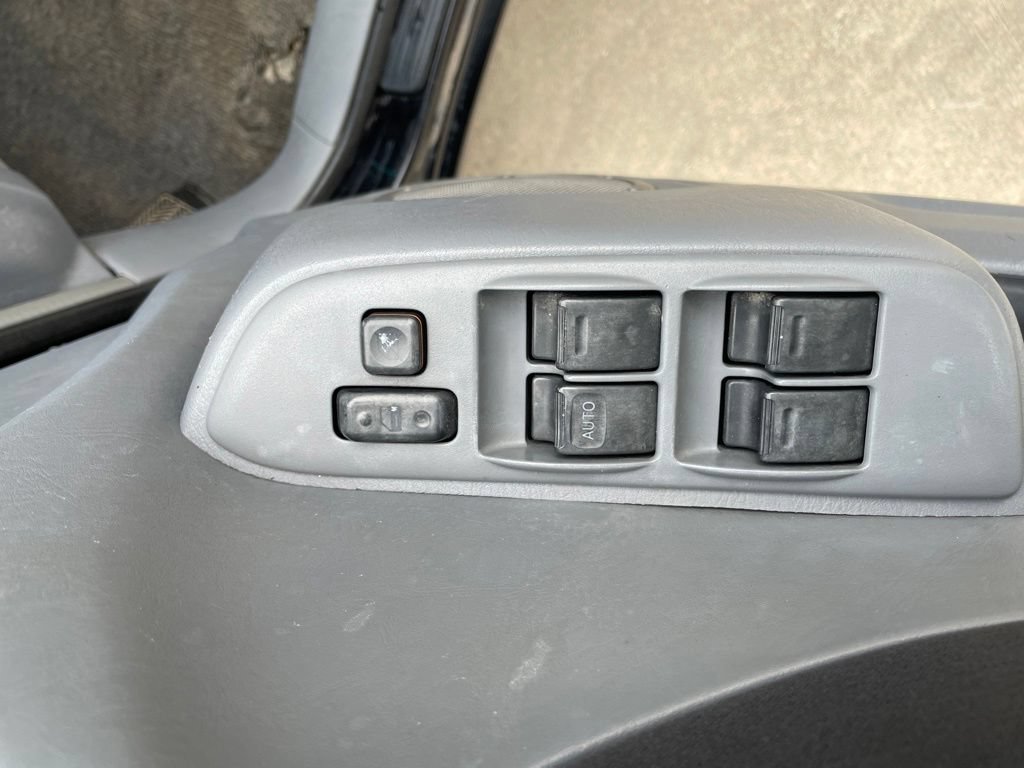 Used 2003 Toyota RAV4 2WD image 16
