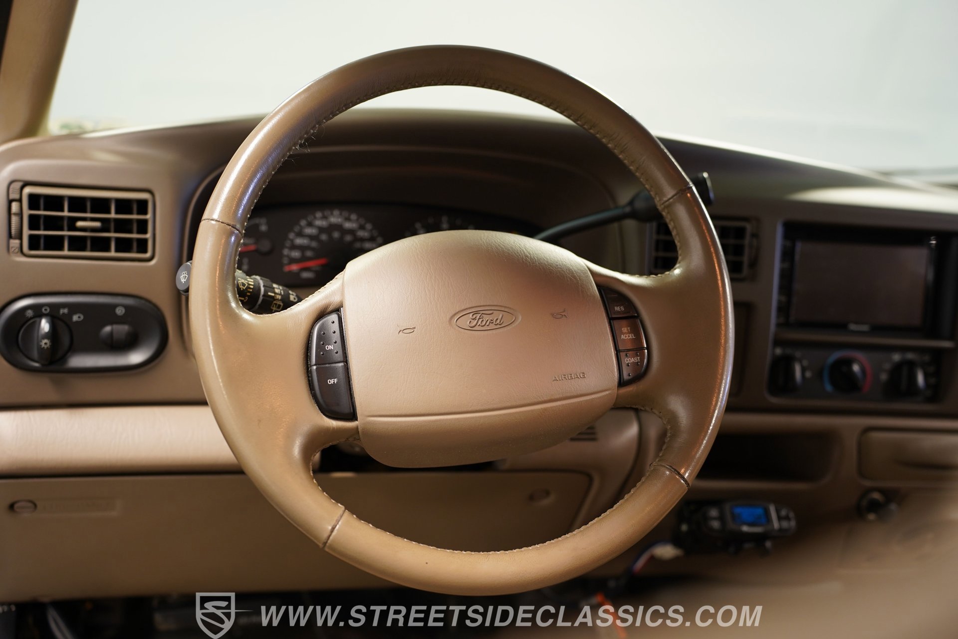 Used 2002 Ford Excursion XLT image 39