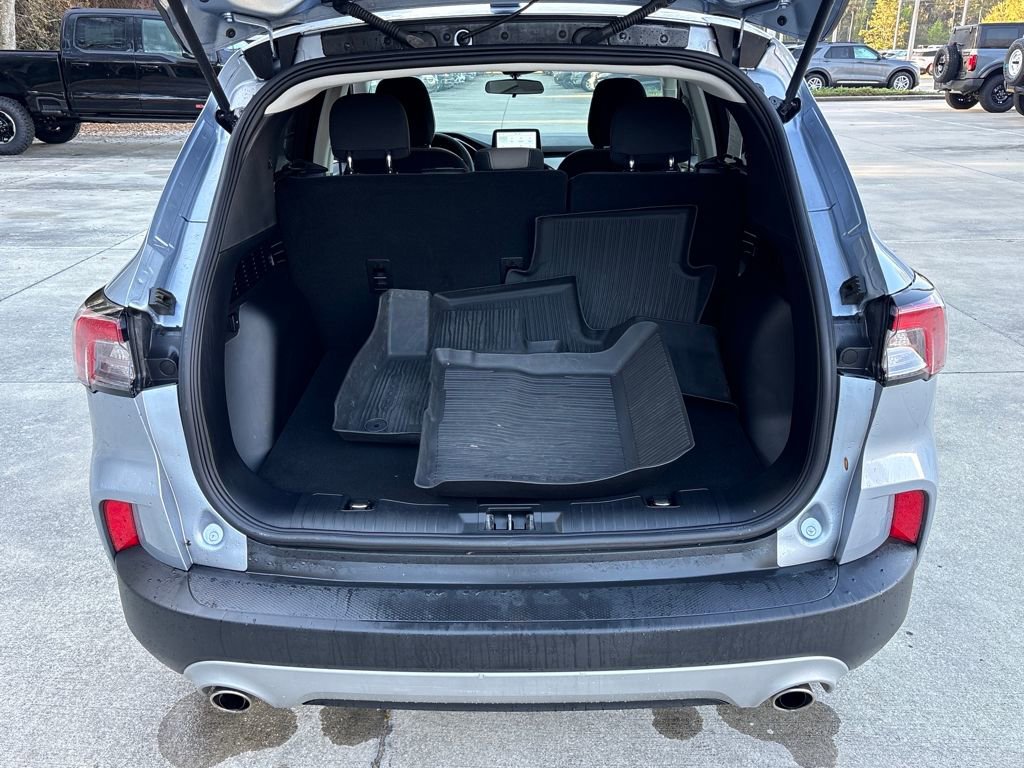 Certified 2022 Ford Escape SE w/ Cold Weather Package image 28