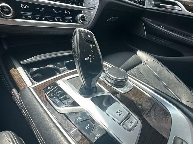 Used 2020 BMW 740i w/ Premium Package RWD image 32